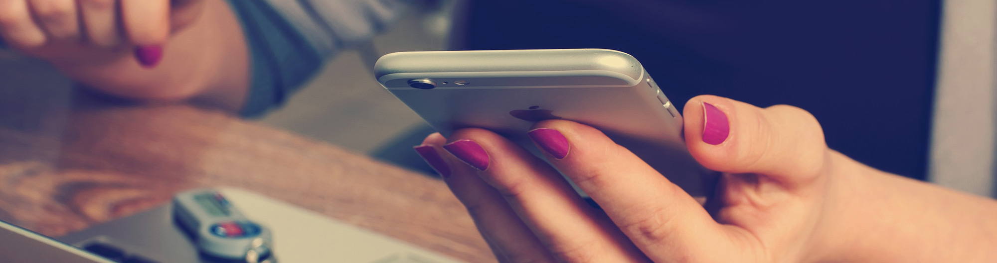 hand holding cell phone